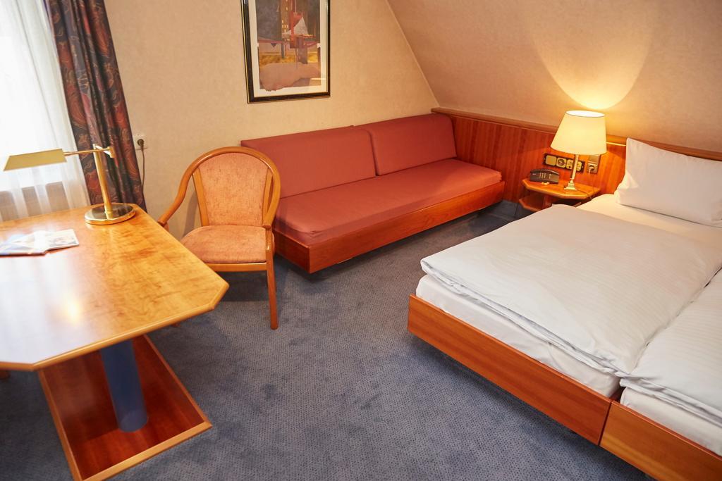 Hotel-Gasthof Die Post Brennerei Frankenhoehe Schillingsfürst المظهر الخارجي الصورة