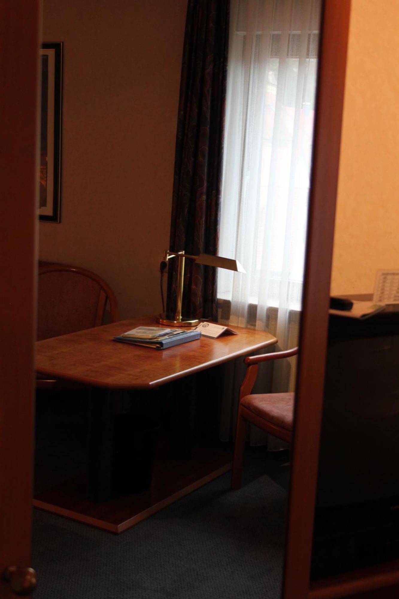 Hotel-Gasthof Die Post Brennerei Frankenhoehe Schillingsfürst الغرفة الصورة