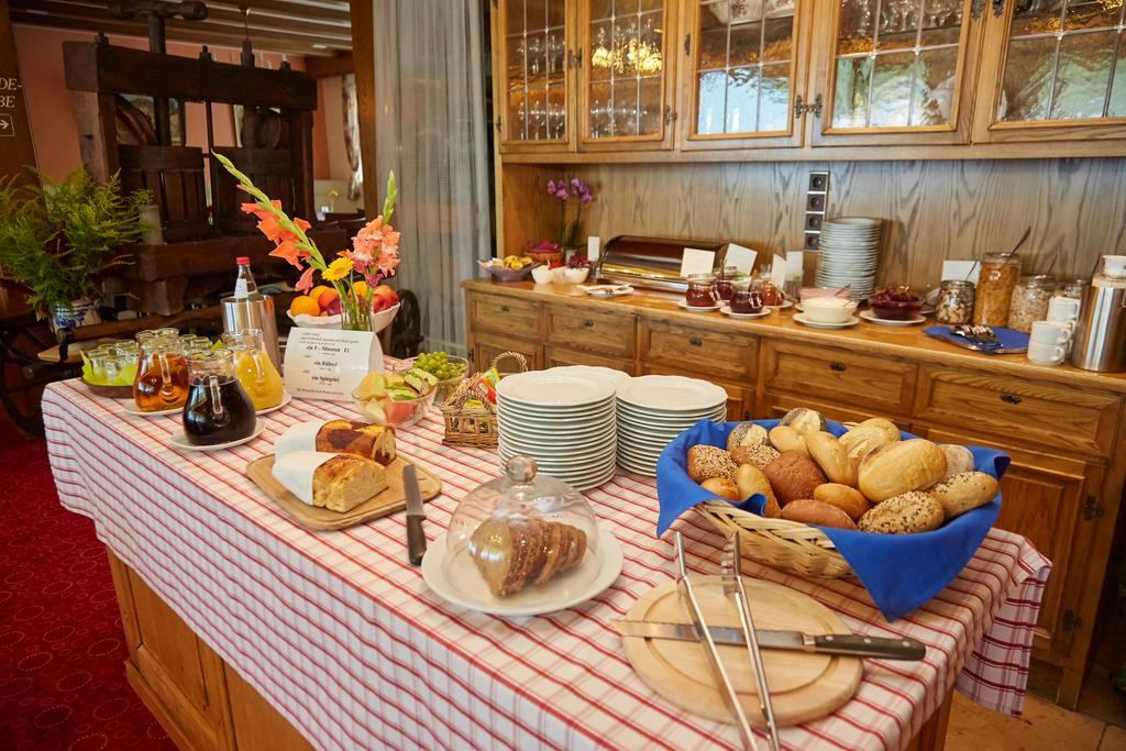 Hotel-Gasthof Die Post Brennerei Frankenhoehe Schillingsfürst المظهر الخارجي الصورة